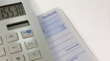 How Do Invoice Finance Companies Calculate Their Service Charges?